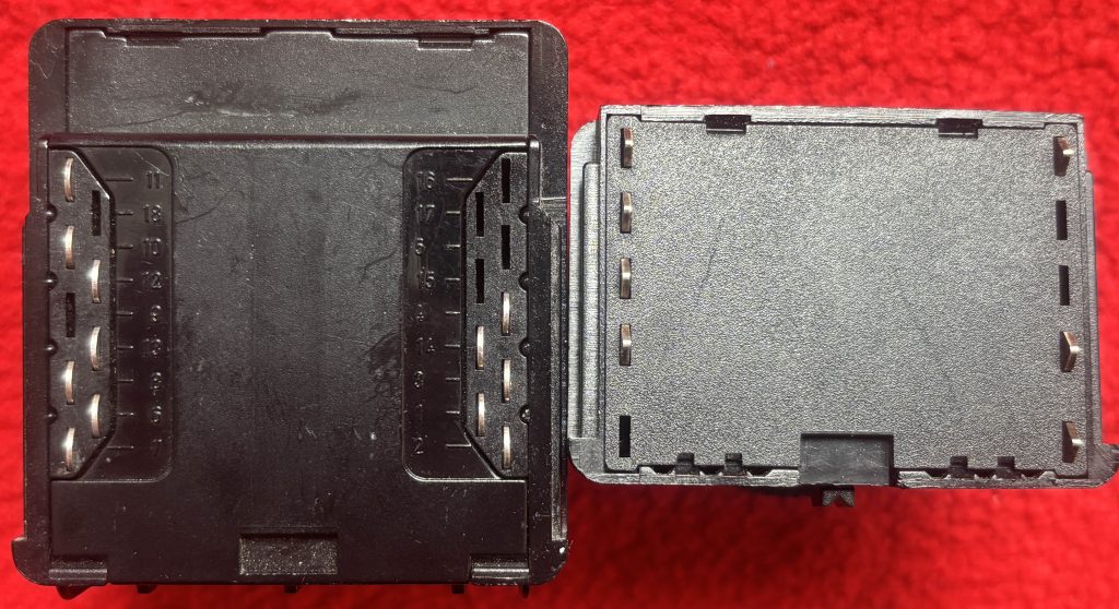 Metz SCA 3000 and SCA 300 modules side by side (photo from top)