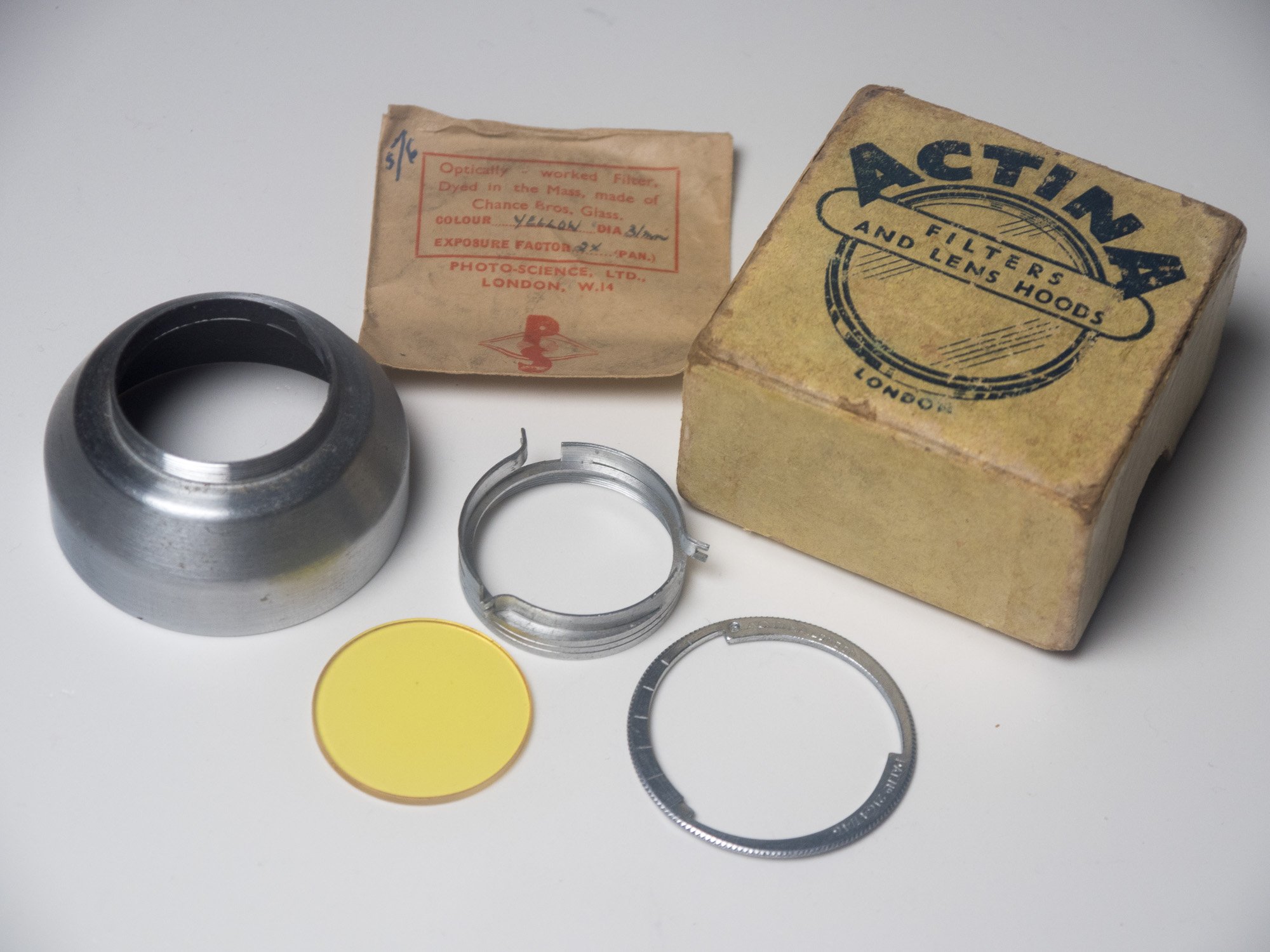 Second hand Actina 31mm hood and yellow
