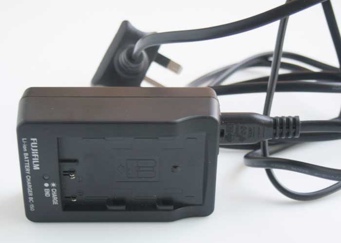 Fujifilm BC-150 Lithium-ion  Battery / Charger