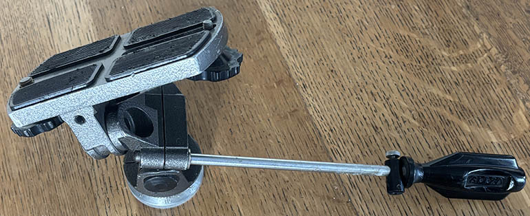 Gitzo R2 + Pan & Tilt Head  Tripod accessory