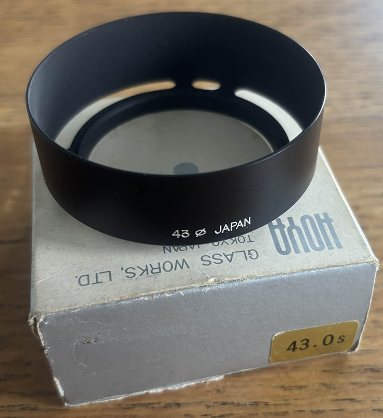 Hoya 43mm Metal Lens hood