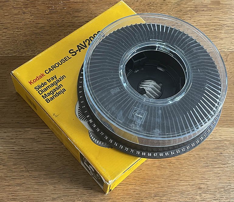 Pre-owned Kodak Carousel S-AV2000