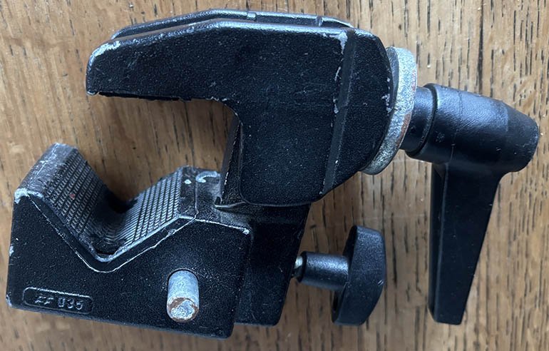 Pre-owned Manfrotto 035 Clamp