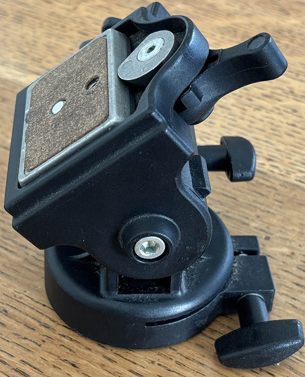 Manfrotto 200 Pan Tilt Head Tripod accessory