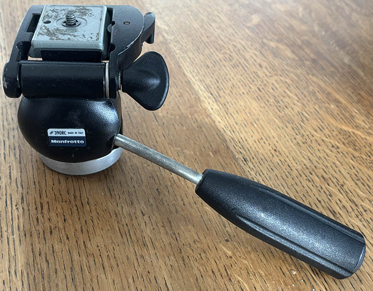 Manfrotto 390RC Pan Tilt Head Tripod accessory