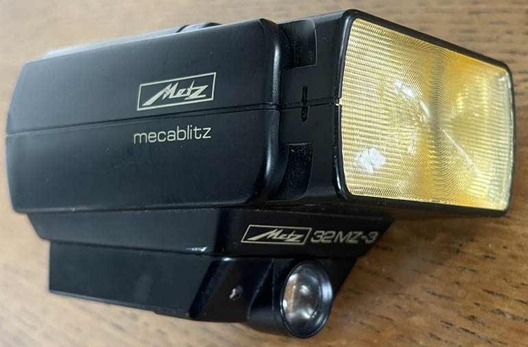 Metz 32 MZ-3 Flashgun