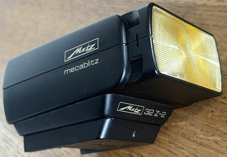 Metz 35 Z-2 Flashgun