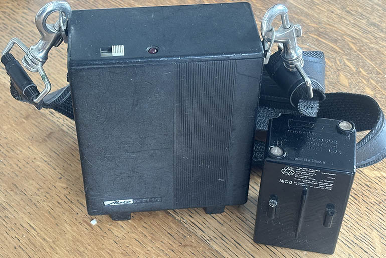 Metz Battery pack 60-39 and 402 battery casing Flash accessory