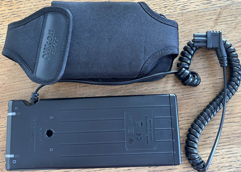 Nikon SS-SD9 battery Pack Battery / Charger