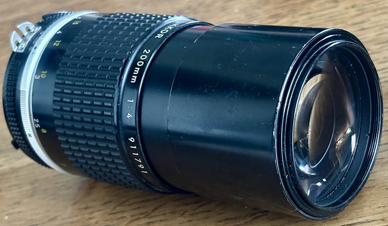 Nikon Nikkor 200mm f/4 AI 35mm interchangeable lens