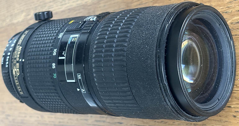 Nikon ED 70-180mm f/4.5-5.6 D AF Micro Nikkor  35mm interchangeable lens