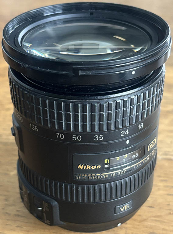 Nikon 18-200mm f/3.5-5.6 G ED VR AF-S Nikkor   35mm interchangeable lens