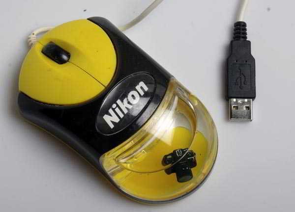 Pre-owned Nikon Computer Mouse with floating camera