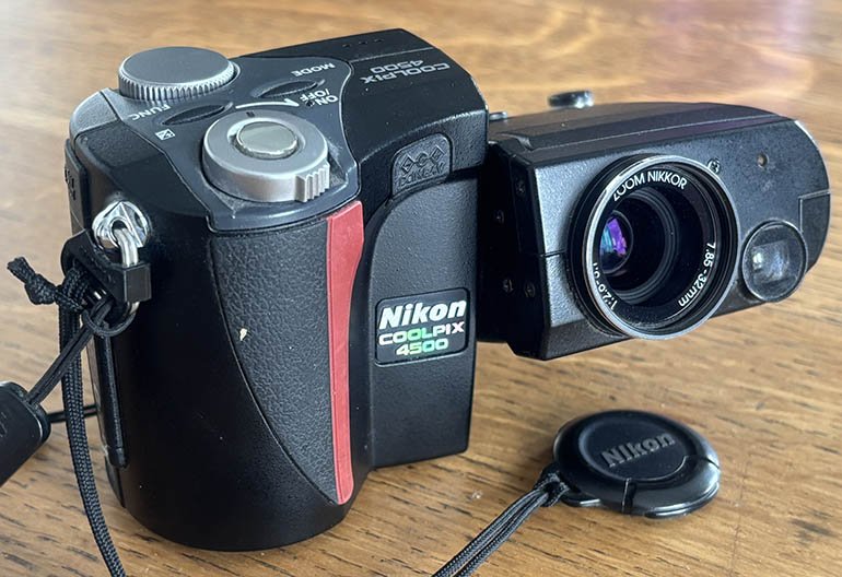 Second hand Nikon Coolpix 4500