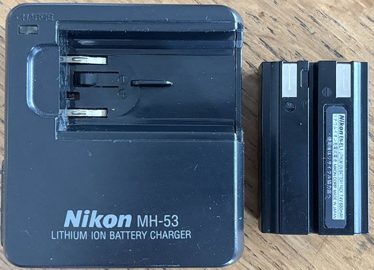 Used Nikon MH-53 and EN-EL1 7.4v 680 mAh Li-ion