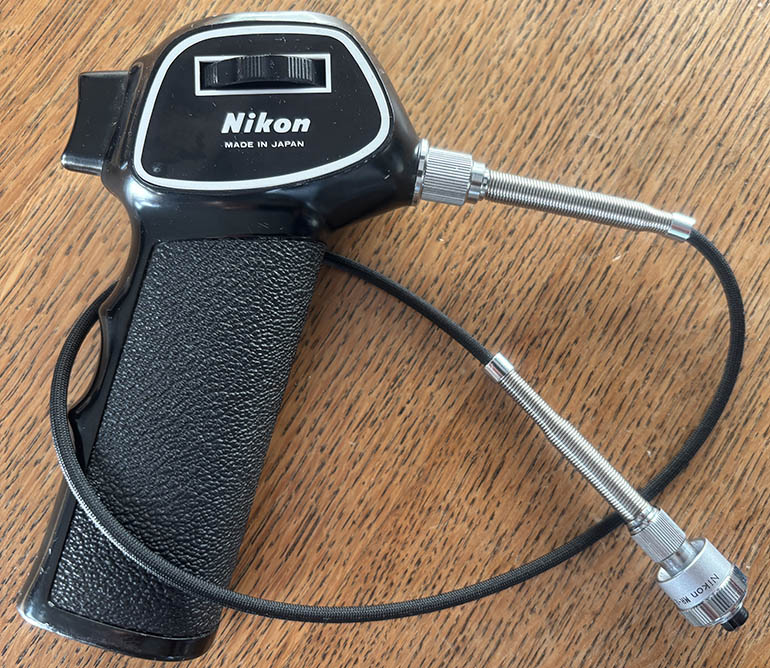 Nikon Pistol Grip with MR-2  Remote control