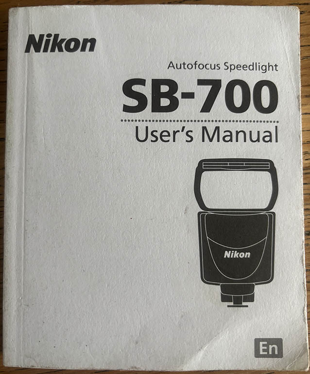 Nikon SB-700 Speedlight Instruction manual