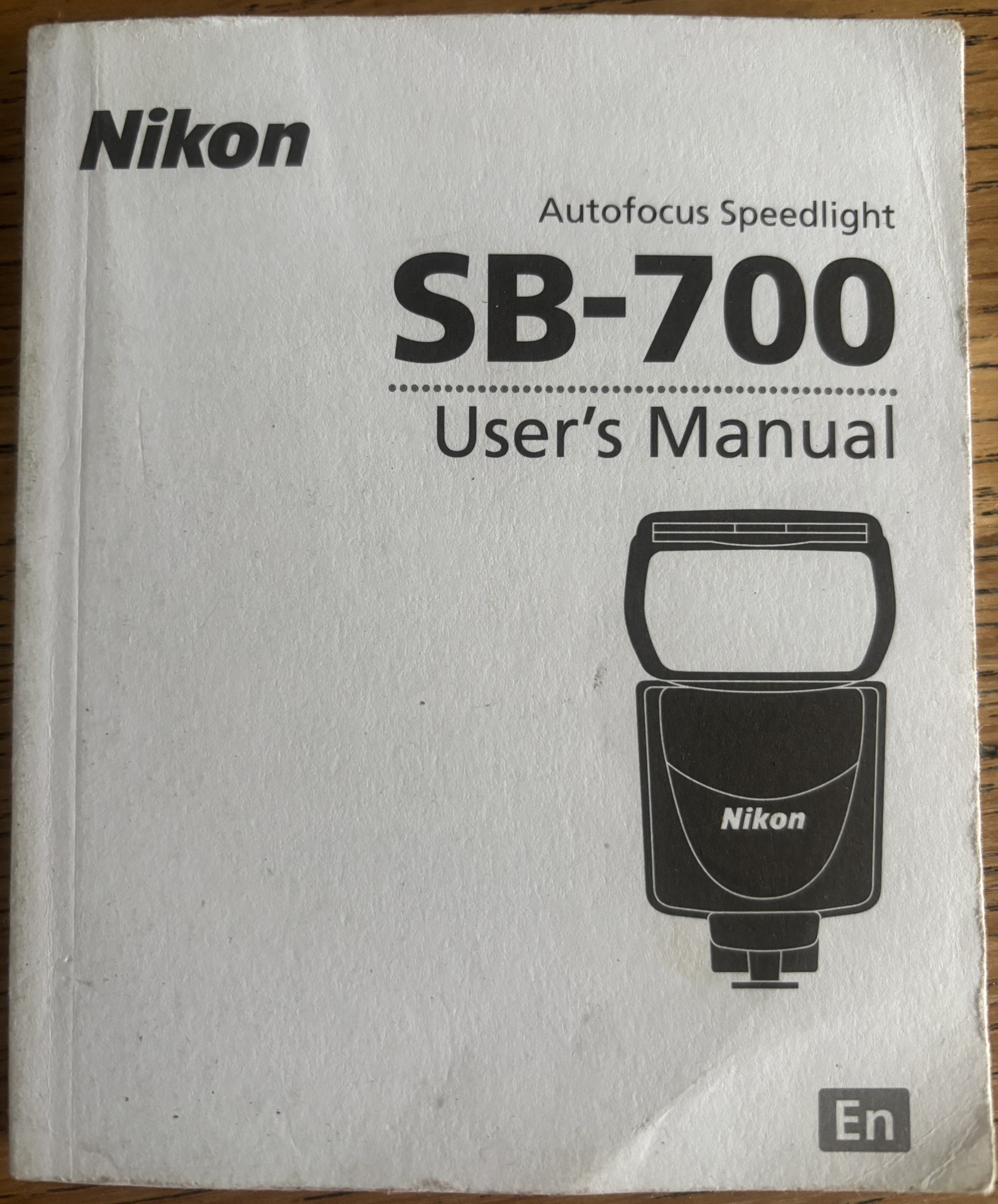 Second hand Nikon SB-700 Speedlight
