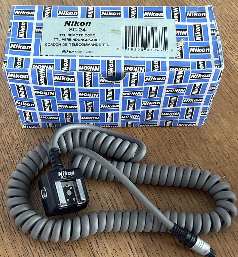 Pre-owned Nikon SC-24 TTL Flash Sync Cord
