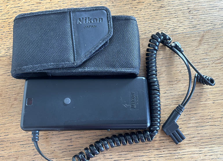 Nikon SD-8a battery Pack Battery / Charger