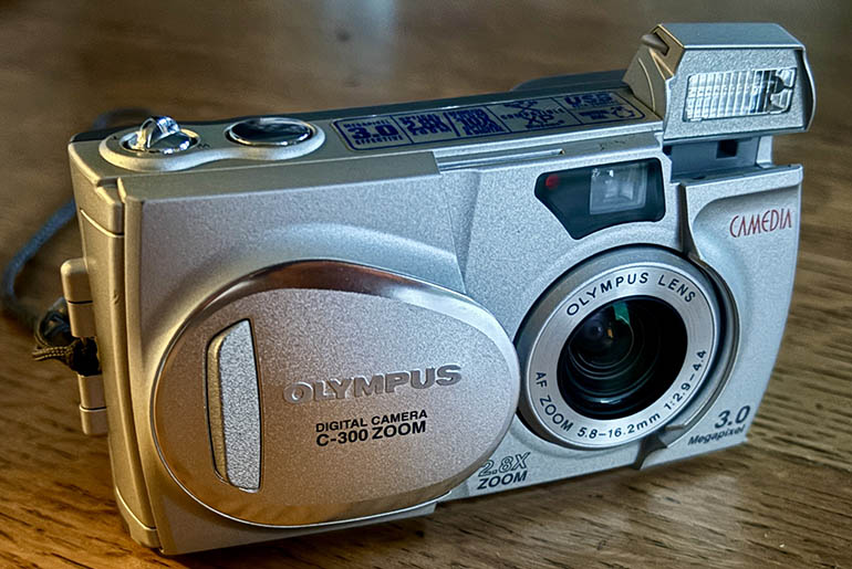 Olympus C-300 Zoom Digital Camera