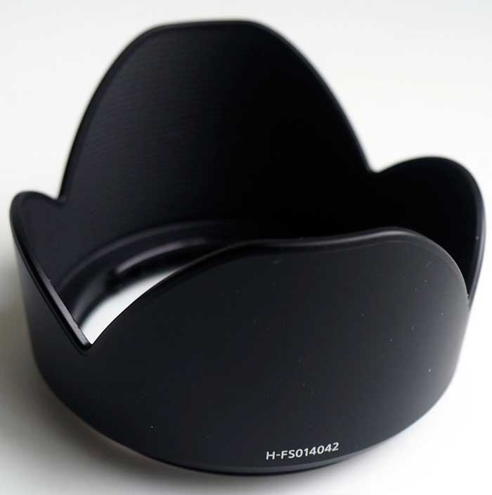 Panasonic plastic 14-42mm petal Lens hood