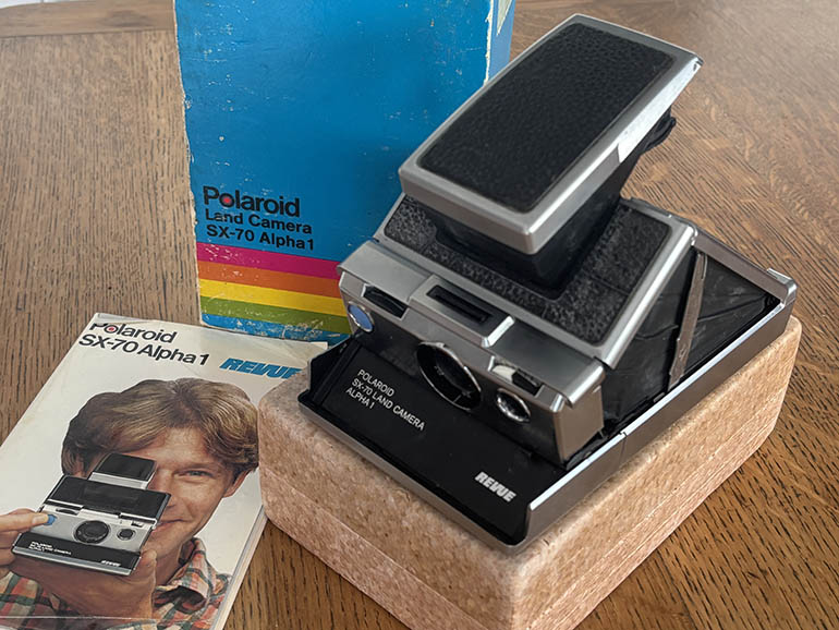 Polaroid SX-70 Land Alpha 1 Revue Boxed Instant camera
