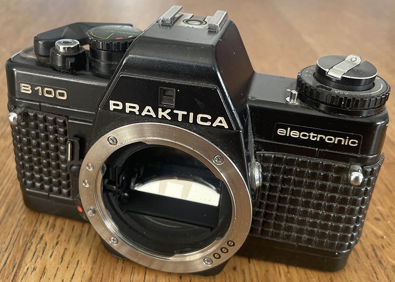 Pre-owned Praktica B100