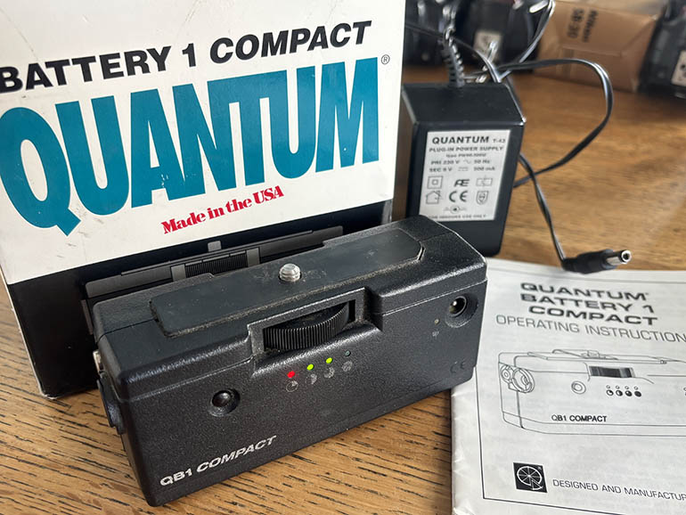 Quantum Battery 1 Compact Battery / Charger