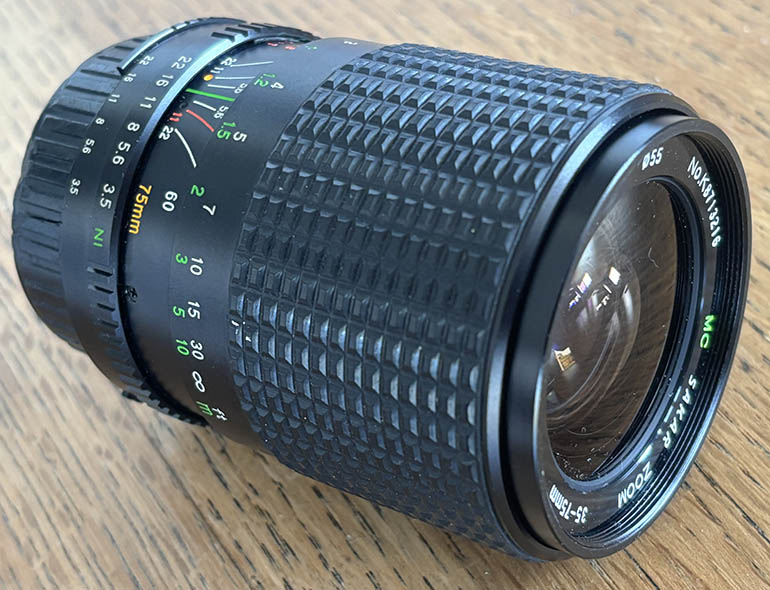 Sakar 35-75mm f/4 Nikon AI 35mm interchangeable lens