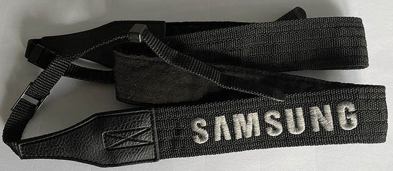 Second hand Samsung 30mm Neck Strap