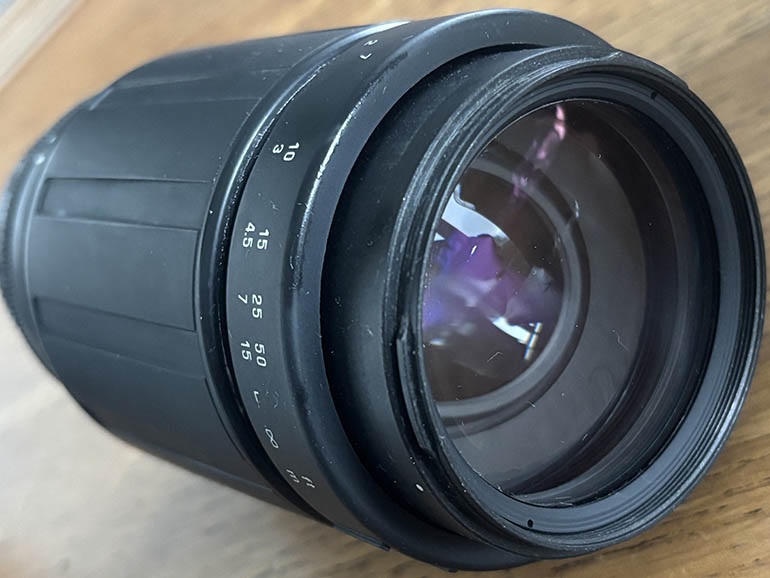 Tamron 70-300mm f/4-5.6 AF LD Nikon 35mm interchangeable lens