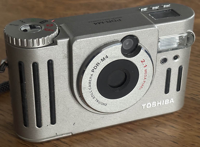 Toshiba PDR-M4 Digital Camera
