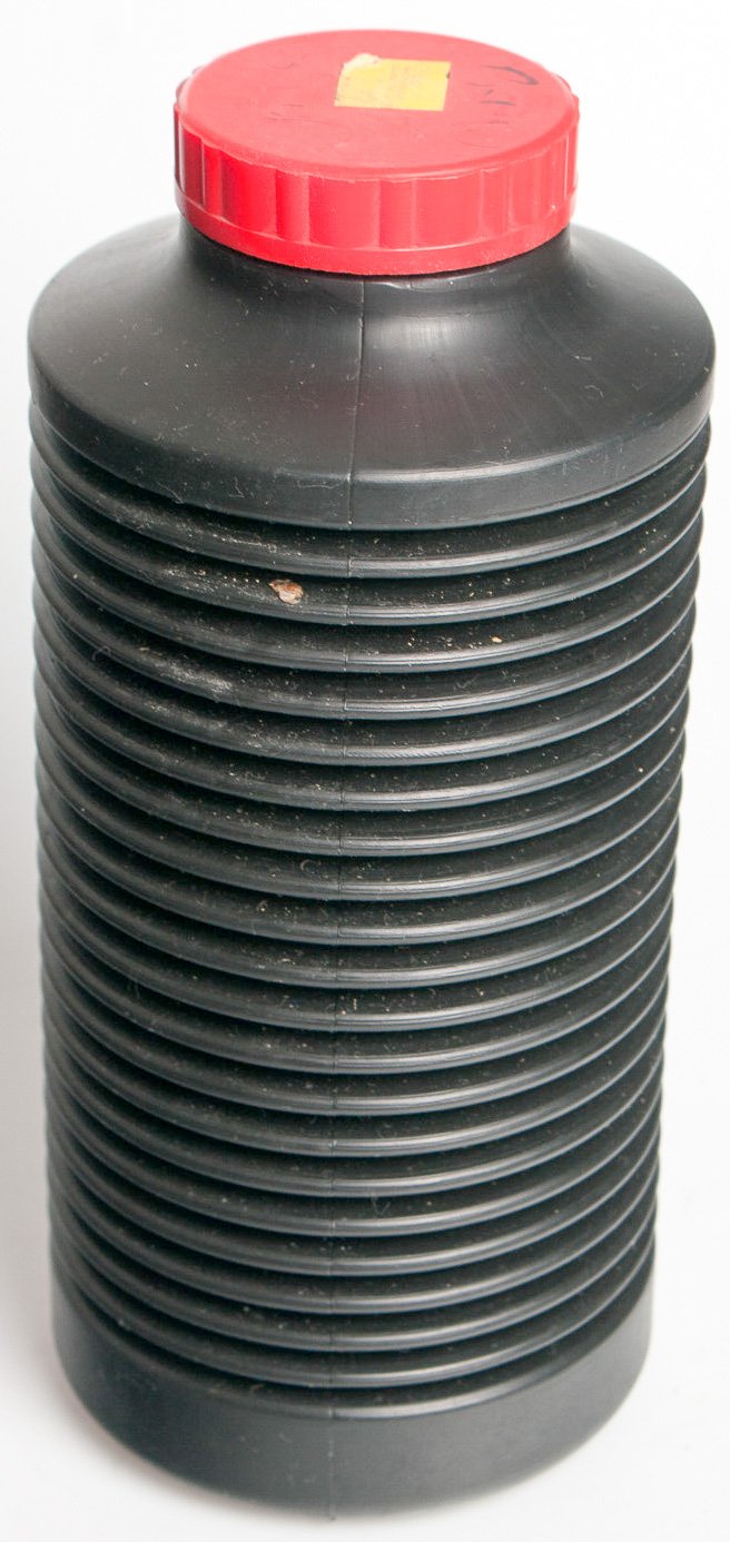 Second hand Unbranded 1 Litre accordion bottle (red cap)