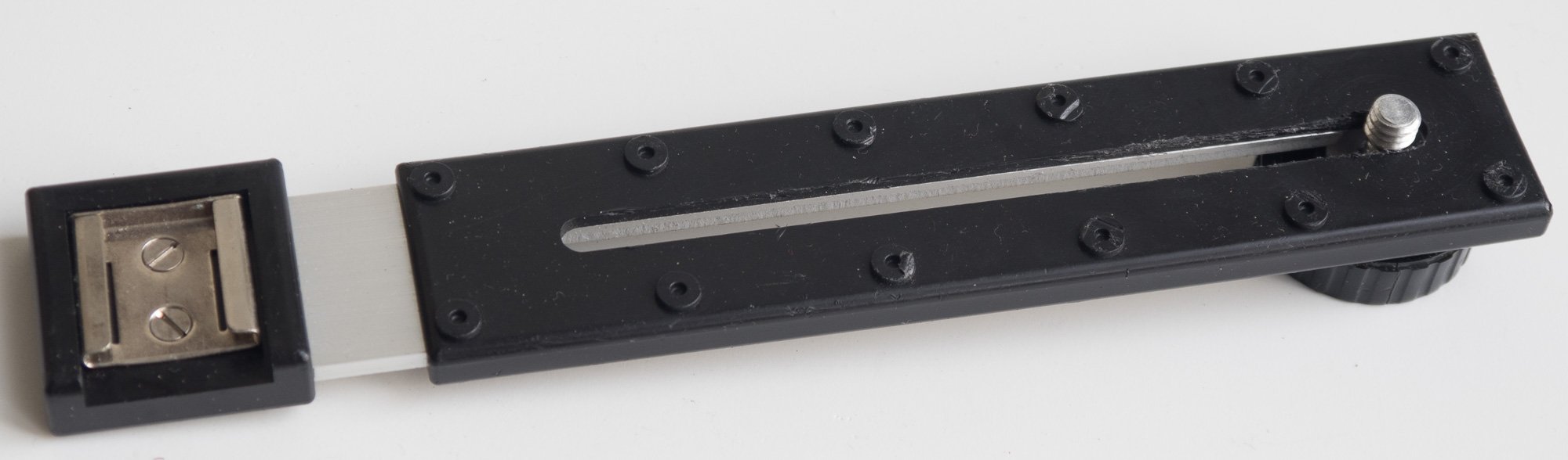 German straight flash bracket