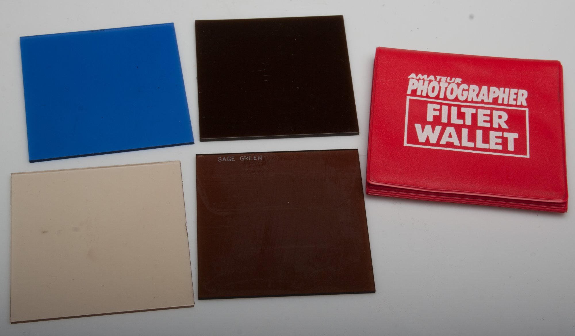 Pre-owned Unbranded set of four filters in case